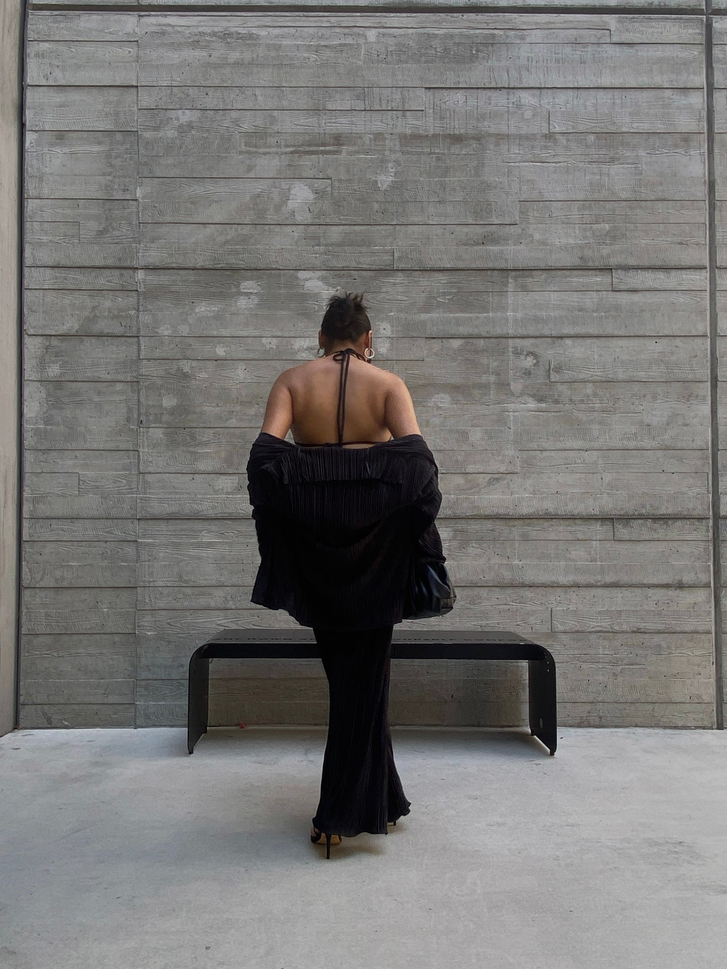 Diaz Woven Pleated Lettuce Edge Set (Black)